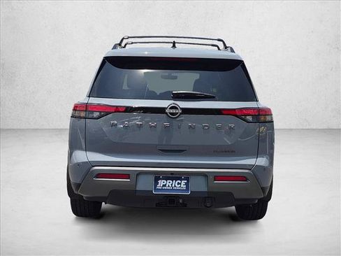 Used 2026 Nissan Pathfinder Platinum FWD image 7