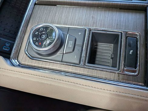 Used 2024 Ford Expedition Limited RWD image 23
