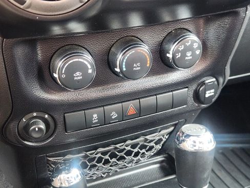 Used 2013 Jeep Wrangler Sport AWD/4WD image 35