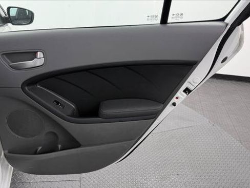 Used 2017 Kia Forte LX FWD image 19