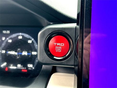 Used 2024 Toyota Tacoma TRD Off-Road image 17