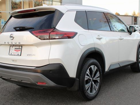 Used 2021 Nissan Rogue SV w/ Premium Package image 6