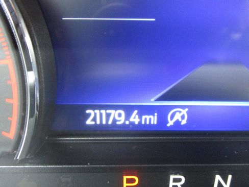 Used 2024 Ford Explorer XLT w/ Equipment Group 202A AWD/4WD image 21