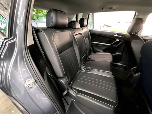 Used 2024 Volkswagen Tiguan SE FWD image 29