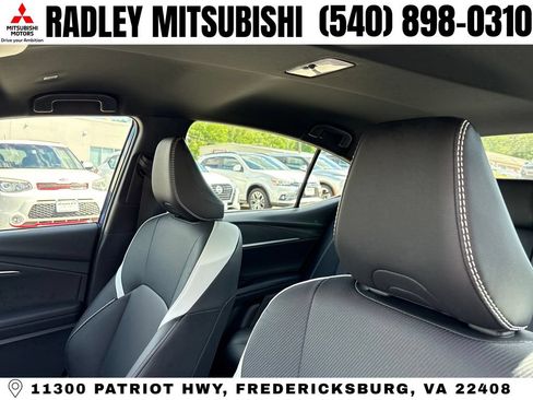 Used 2025 Toyota Camry SE FWD image 2