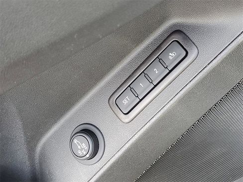 Used 2022 Chevrolet Equinox Premier image 25