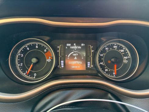 Used 2017 Jeep Cherokee Latitude image 10