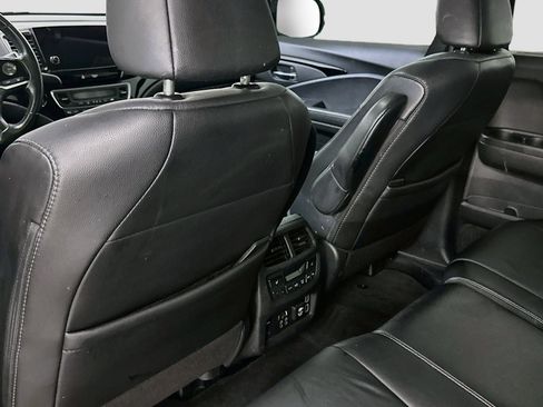 Used 2019 Honda Pilot Touring image 29