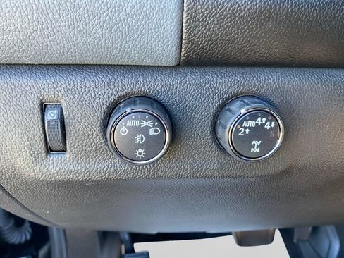 Used 2022 Chevrolet Colorado Z71 AWD/4WD image 35