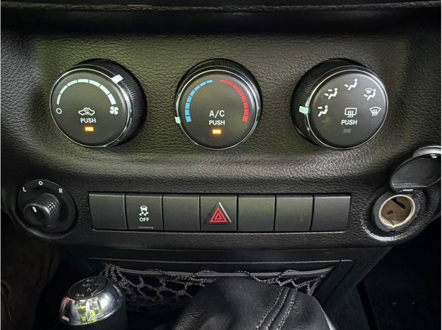 Used 2017 Jeep Wrangler Unlimited Sport w/ Quick Order Package 23S AWD/4WD image 22