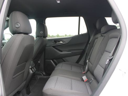 New 2026 Chevrolet Equinox LT w/ Safety and Technology Package FWD image 22