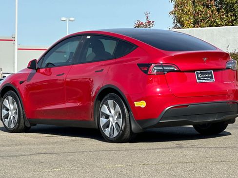 Used 2021 Tesla Model Y Long Range image 7