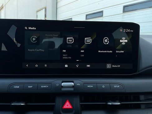 Used 2025 Kia K4 LXS image 31