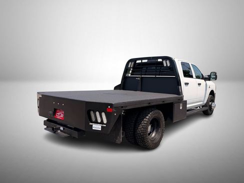 Used 2024 RAM 3500 Tradesman w/ Chrome Appearance Group AWD/4WD image 4