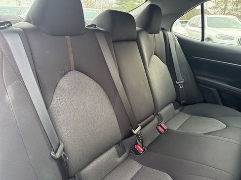 Used 2018 Toyota Camry LE image 19