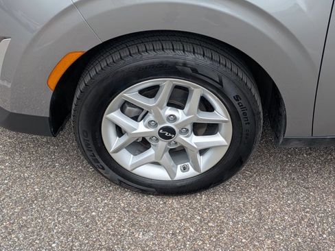 Used 2025 Kia Soul LX w/ LX Technology Package FWD image 22