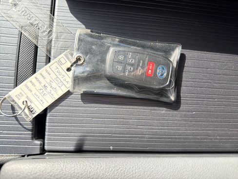 Used 2023 Toyota Sienna XSE image 37