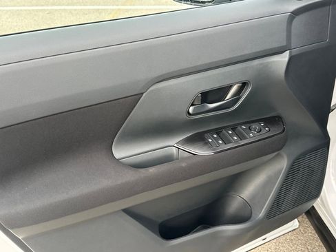 New 2026 Nissan Kicks S image 10