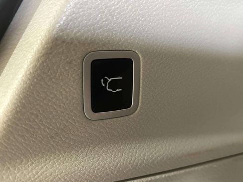 Used 2019 Chrysler Pacifica Touring-L Plus w/ Advanced Safetytec Group image 7