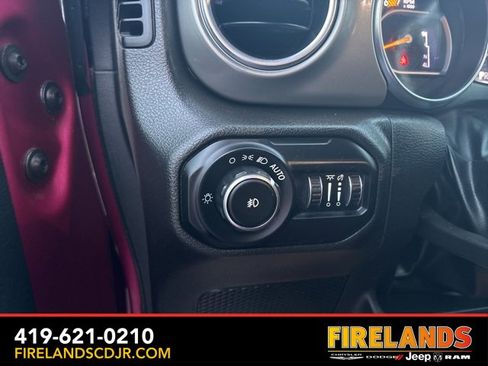 Used 2022 Jeep Wrangler Unlimited Sahara w/ Cold Weather Group image 22