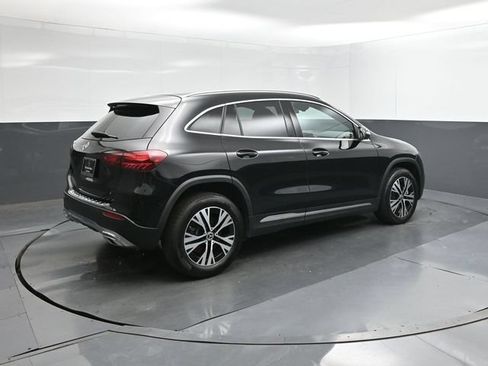 Certified 2025 Mercedes-Benz GLA 250 image 8