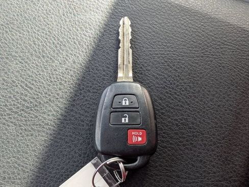 Used 2019 Toyota Tacoma SR w/ SR Convenience Package image 28