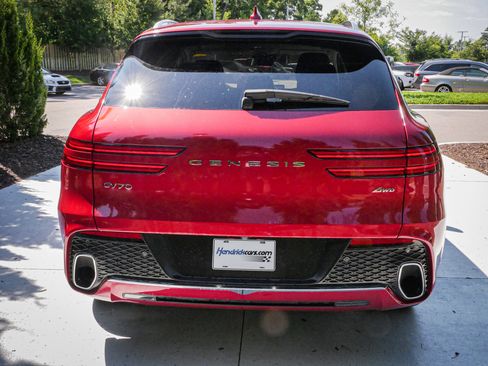 Used 2023 Genesis GV70 2.5T w/ Advanced Package AWD/4WD image 10