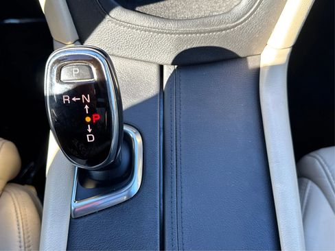 Used 2017 Cadillac XT5 Luxury w/ Driver Awareness Package image 14