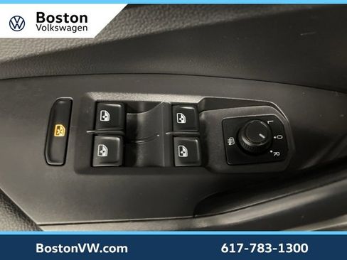 Used 2019 Volkswagen Jetta SE image 27