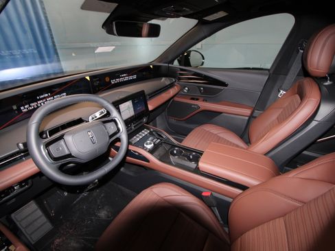 New 2026 Lincoln Nautilus Reserve image 2