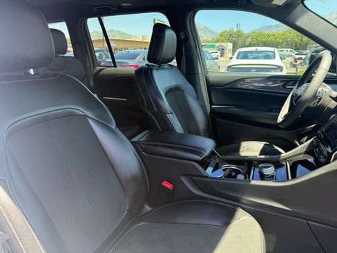 Used 2023 Jeep Grand Cherokee Altitude AWD/4WD image 26