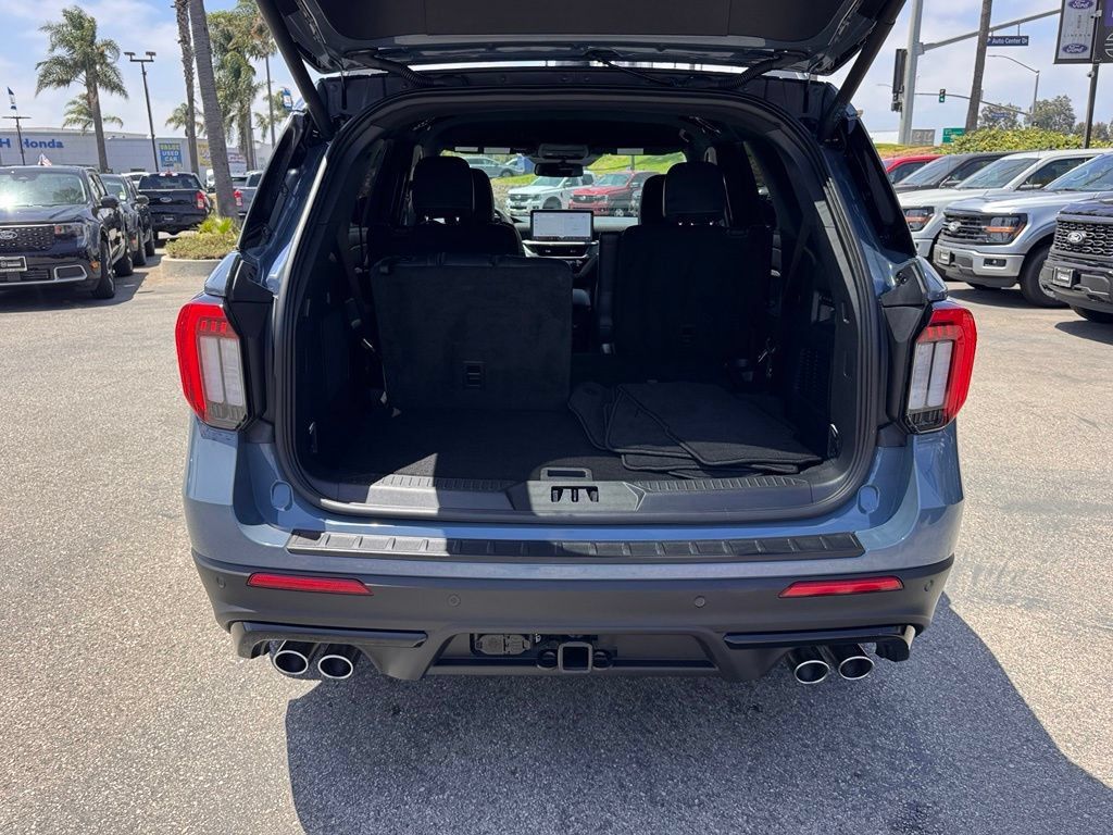 Used 2026 Ford Explorer ST RWD image 13