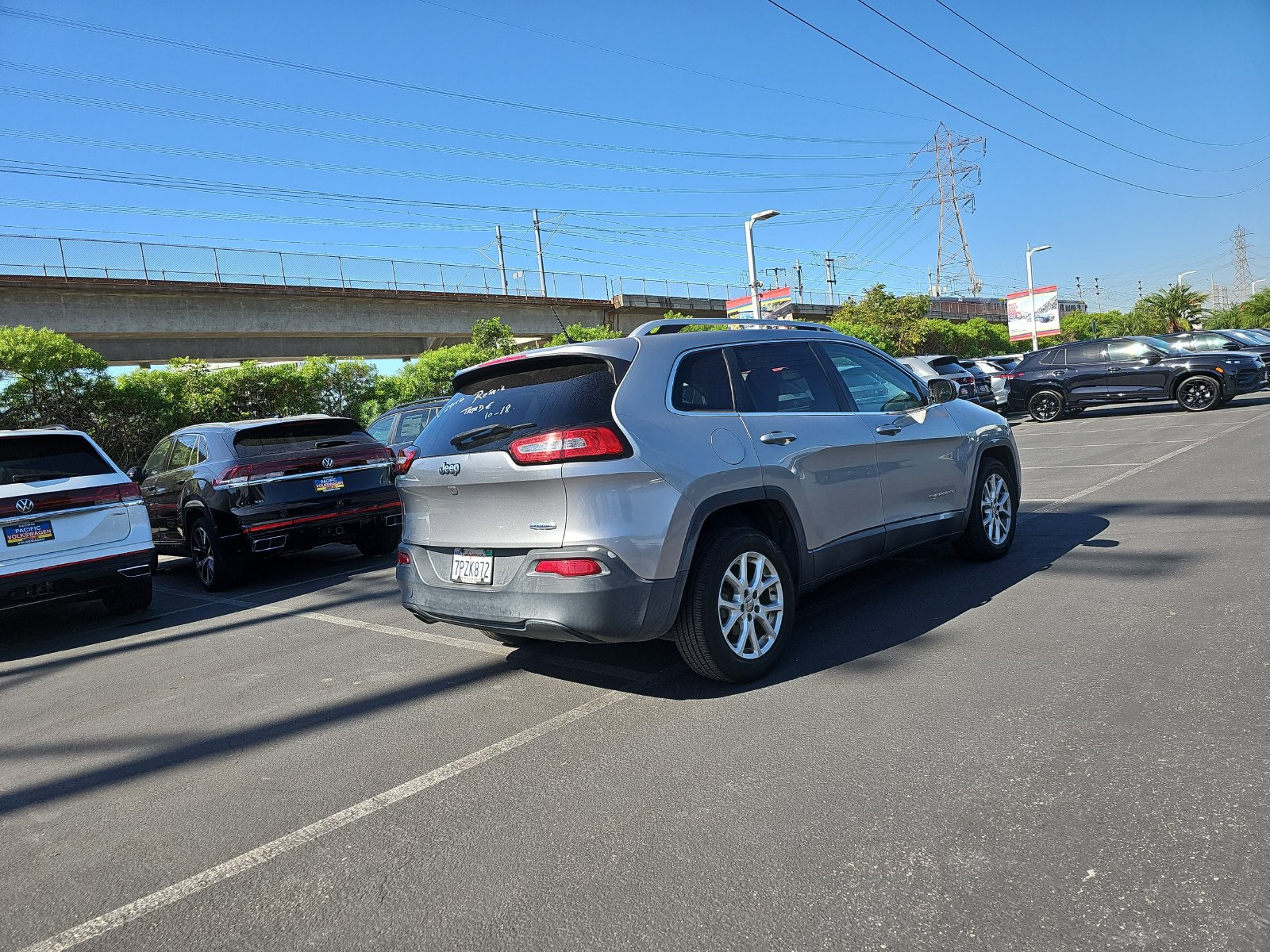 Used 2016 Jeep Cherokee Latitude FWD image 5