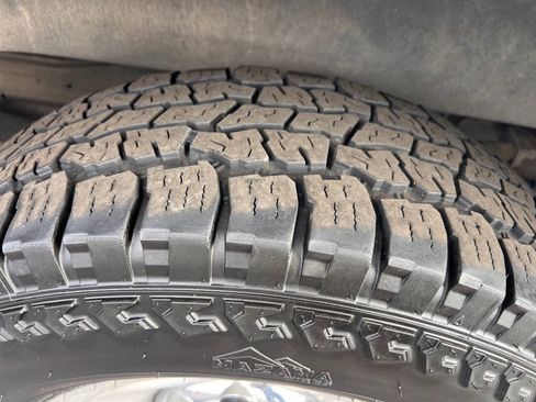 Used 2009 Chevrolet Express 3500 Extended Passenger w/ LT Preferred Equipment Group image 9