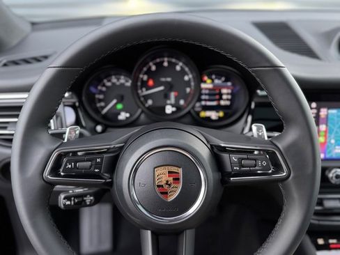 New 2026 Porsche Macan image 18