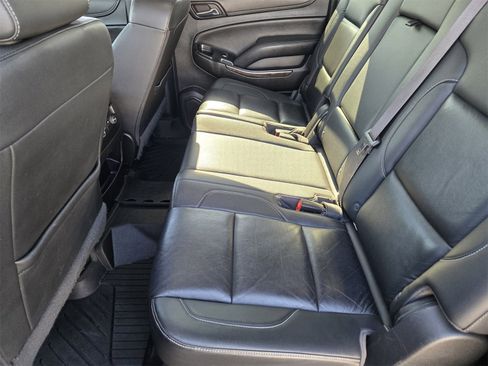 Used 2017 Chevrolet Suburban LT image 27