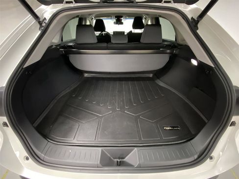 Used 2021 Toyota Venza LE w/ Carpet Mat Package (TMS) AWD/4WD image 23