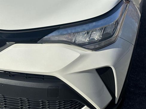 Used 2021 Toyota C-HR XLE image 9