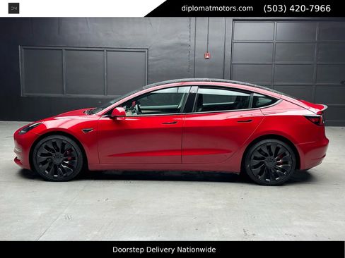 Used 2023 Tesla Model 3 Performance image 3