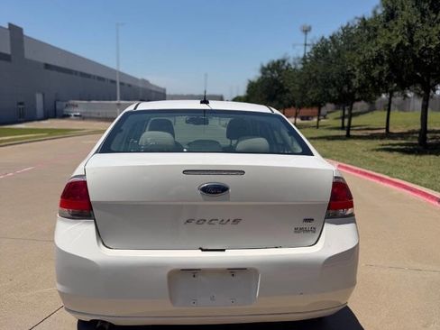 Used 2011 Ford Focus SE w/ 201A Rapid Spec Order Code FWD image 7