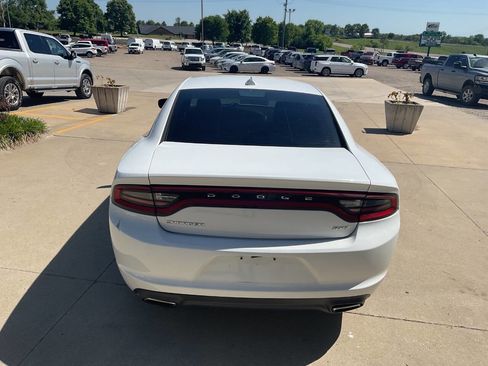 Used 2016 Dodge Charger SXT RWD image 8