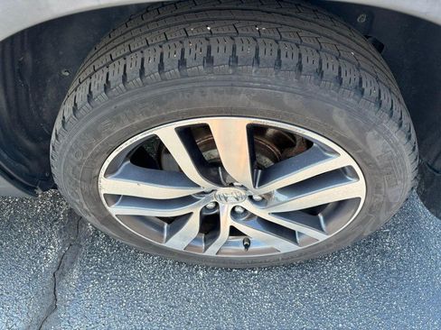 Used 2017 Honda Pilot Touring image 8