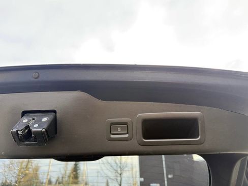 Used 2019 MAZDA MAZDA3 AWD Hatchback w/ Preferred Pkg image 31