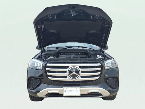 Used 2025 Mercedes-Benz GLS 450 4MATIC image 25