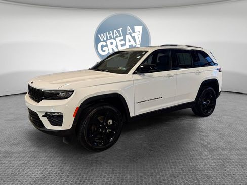 Used 2025 Jeep Grand Cherokee Limited w/ Luxury Tech Group II image 8