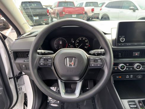 Used 2024 Honda CR-V EX image 16