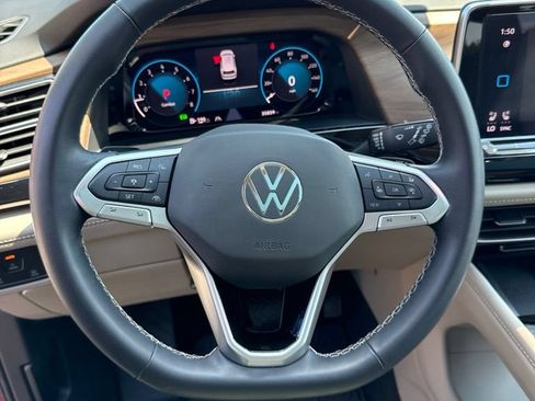 Used 2024 Volkswagen Atlas SE w/ Panoramic Sunroof Package AWD/4WD image 25