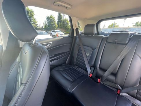 Used 2024 Ford Edge SEL image 38
