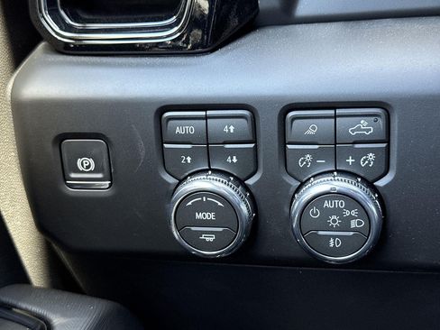 New 2026 GMC Sierra 1500 AT4X w/ LPO, Black Badging Package AWD/4WD image 16