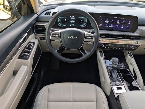Certified 2024 Kia Telluride EX w/ EX Captain's Chair Package image 20